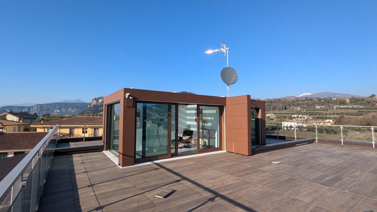 Bardolino Neubau Luxus 3-ZI-Penthouse (App.6) Dachterrasse Blick Gardasee, Solar, Fahrstuhl, Garage,