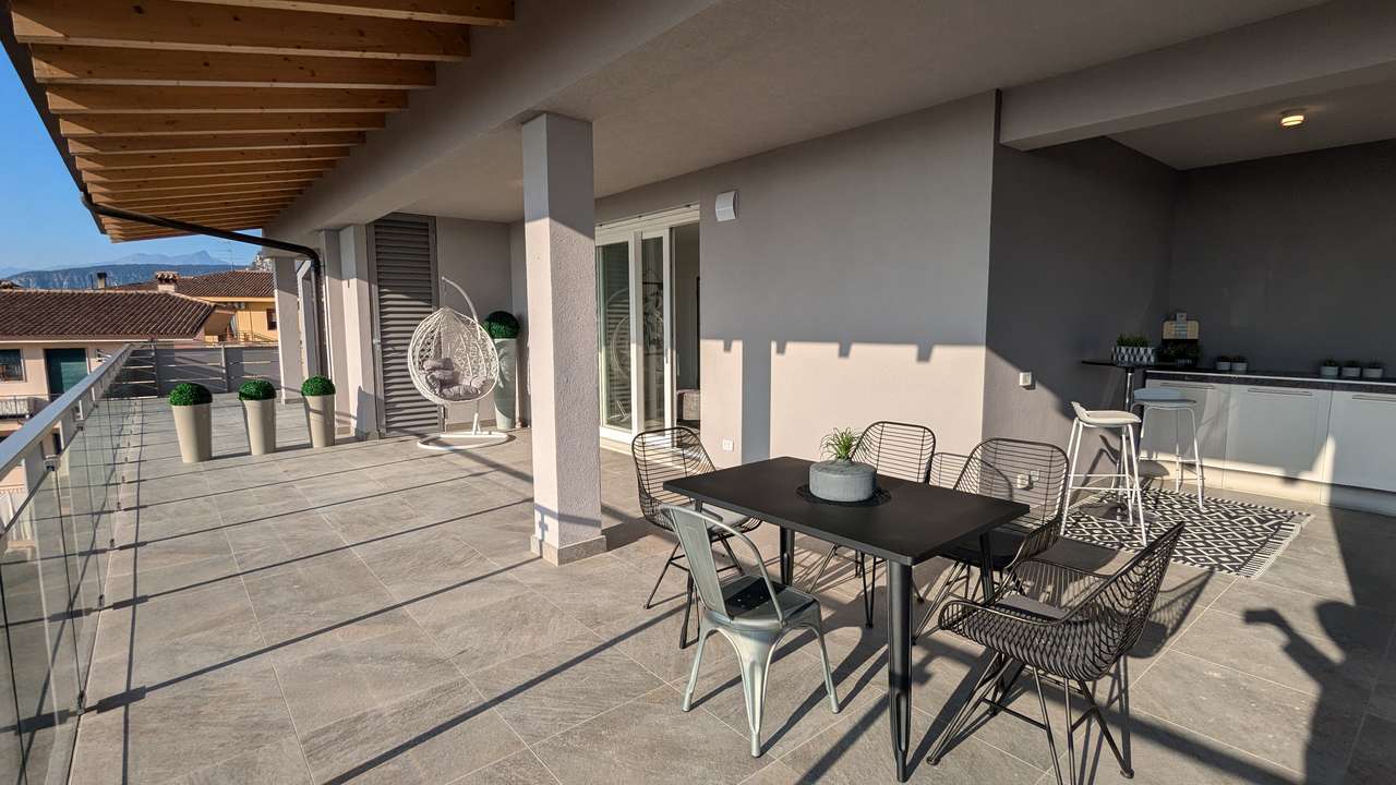 Bardolino Neubau Luxus 3-ZI-Penthouse (App.6) Dachterrasse Blick Gardasee, Solar, Fahrstuhl, Garage,