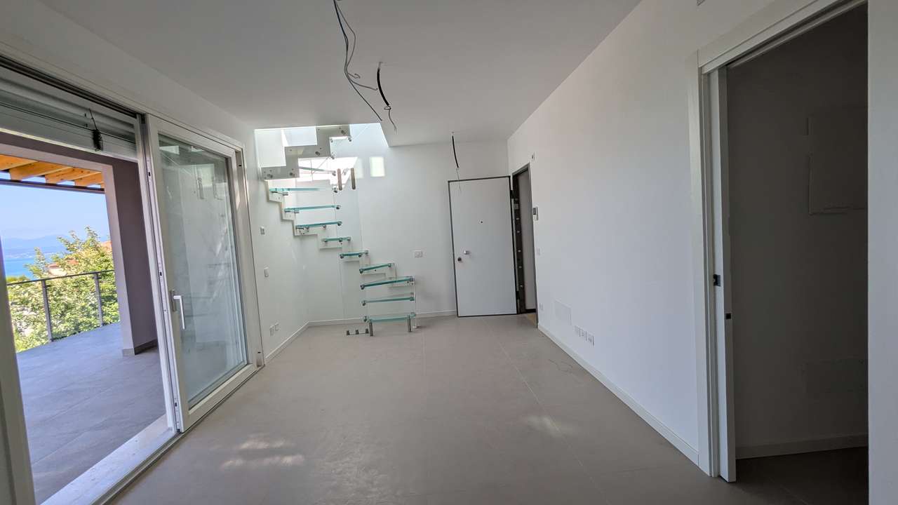 Bardolino Neubau Luxus 3-ZI-Penthouse (App.6) Dachterrasse Blick Gardasee, Solar, Fahrstuhl, Garage,