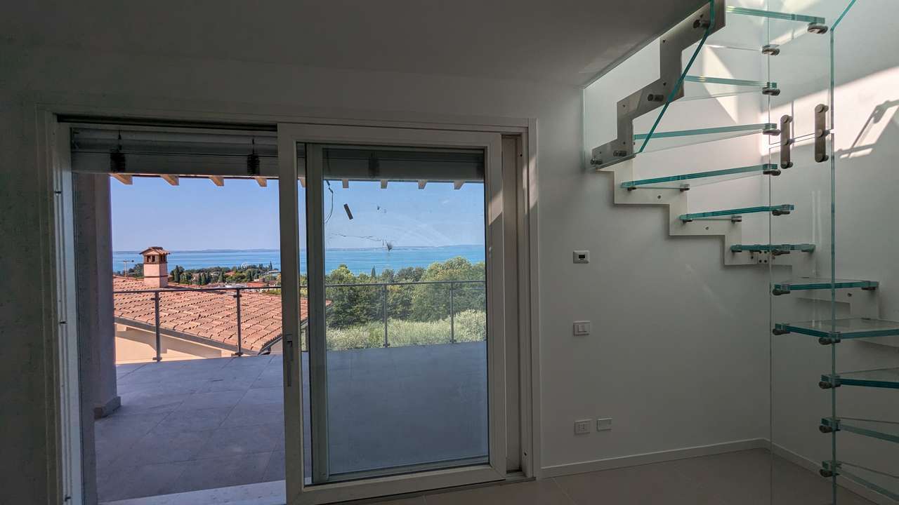 Bardolino Neubau Luxus 3-ZI-Penthouse (App.6) Dachterrasse Blick Gardasee, Solar, Fahrstuhl, Garage,