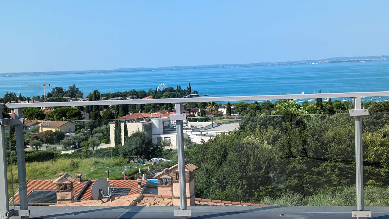 Bardolino Neubau Luxus 3-ZI-Penthouse (App.5) Dachterrasse Blick Gardasee, Solar, Fahrstuhl, Garage,