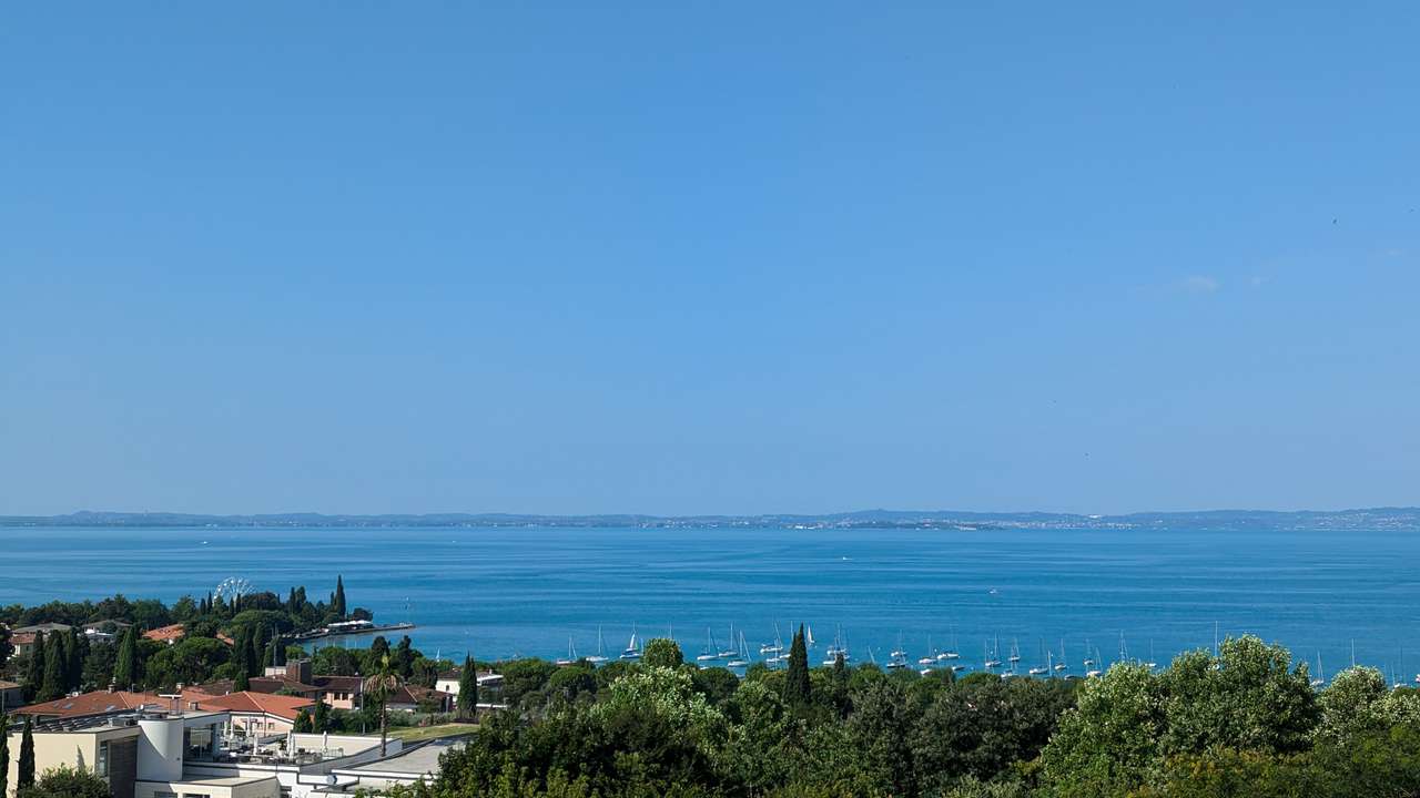 Bardolino Neubau Luxus 3-ZI-Penthouse (App.5) Dachterrasse Blick Gardasee, Solar, Fahrstuhl, Garage,