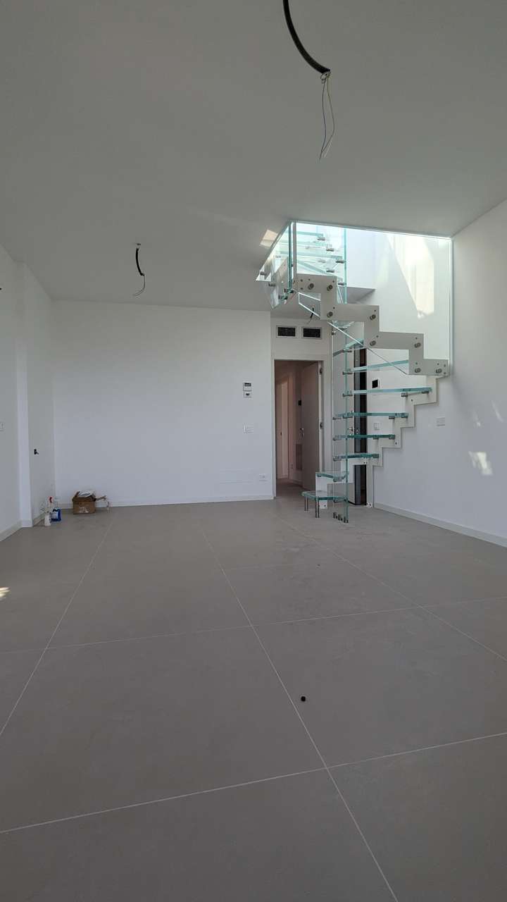 Bardolino Neubau Luxus 3-ZI-Penthouse (App.5) Dachterrasse Blick Gardasee, Solar, Fahrstuhl, Garage,