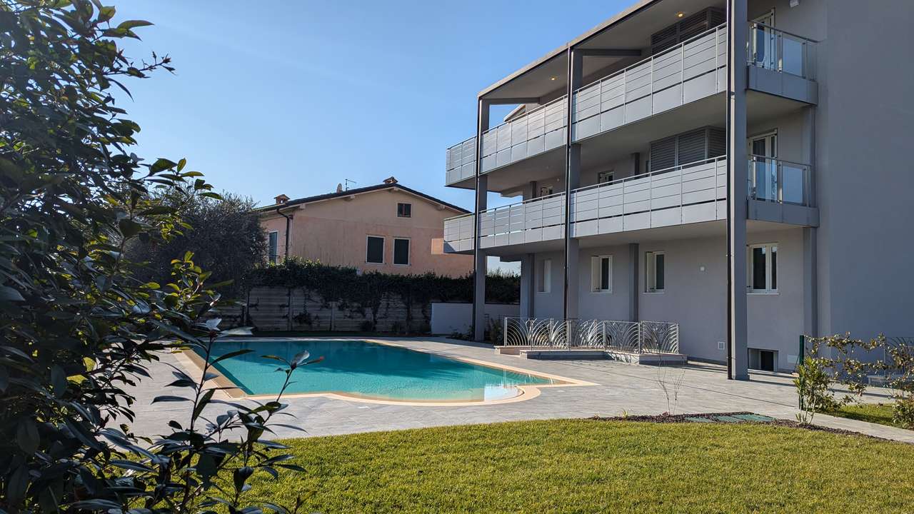 Bardolino Neubau Luxus 3-ZI-Penthouse (App.5) Dachterrasse Blick Gardasee, Solar, Fahrstuhl, Garage,