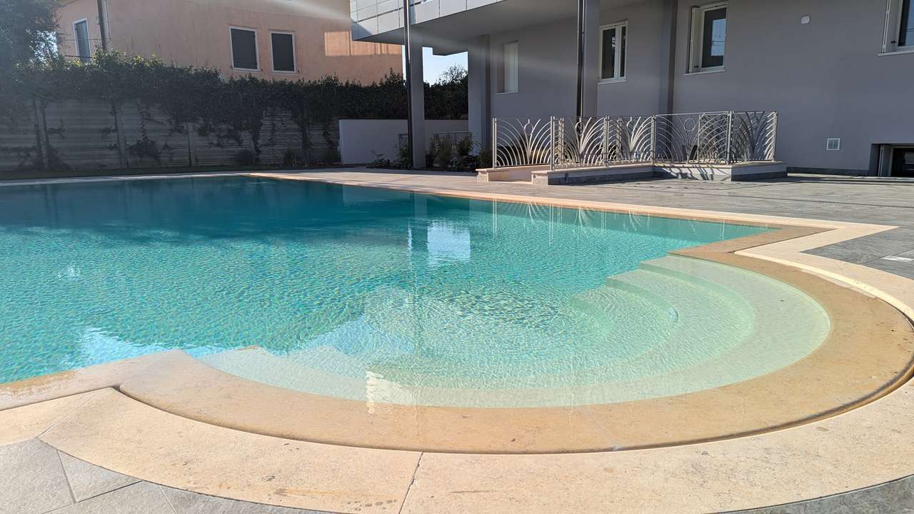 Bardolino Neubau Luxus 3-ZI-Penthouse (App.5) Dachterrasse Blick Gardasee, Solar, Fahrstuhl, Garage,