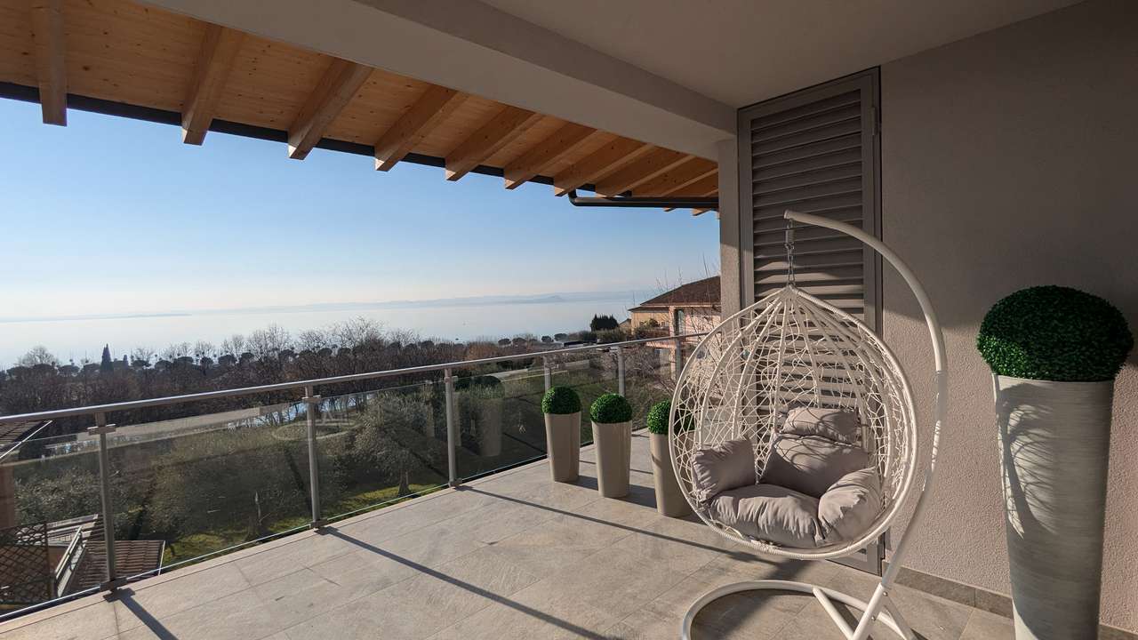 Bardolino Neubau Luxus 3-ZI-Penthouse (App.5) Dachterrasse Blick Gardasee, Solar, Fahrstuhl, Garage,