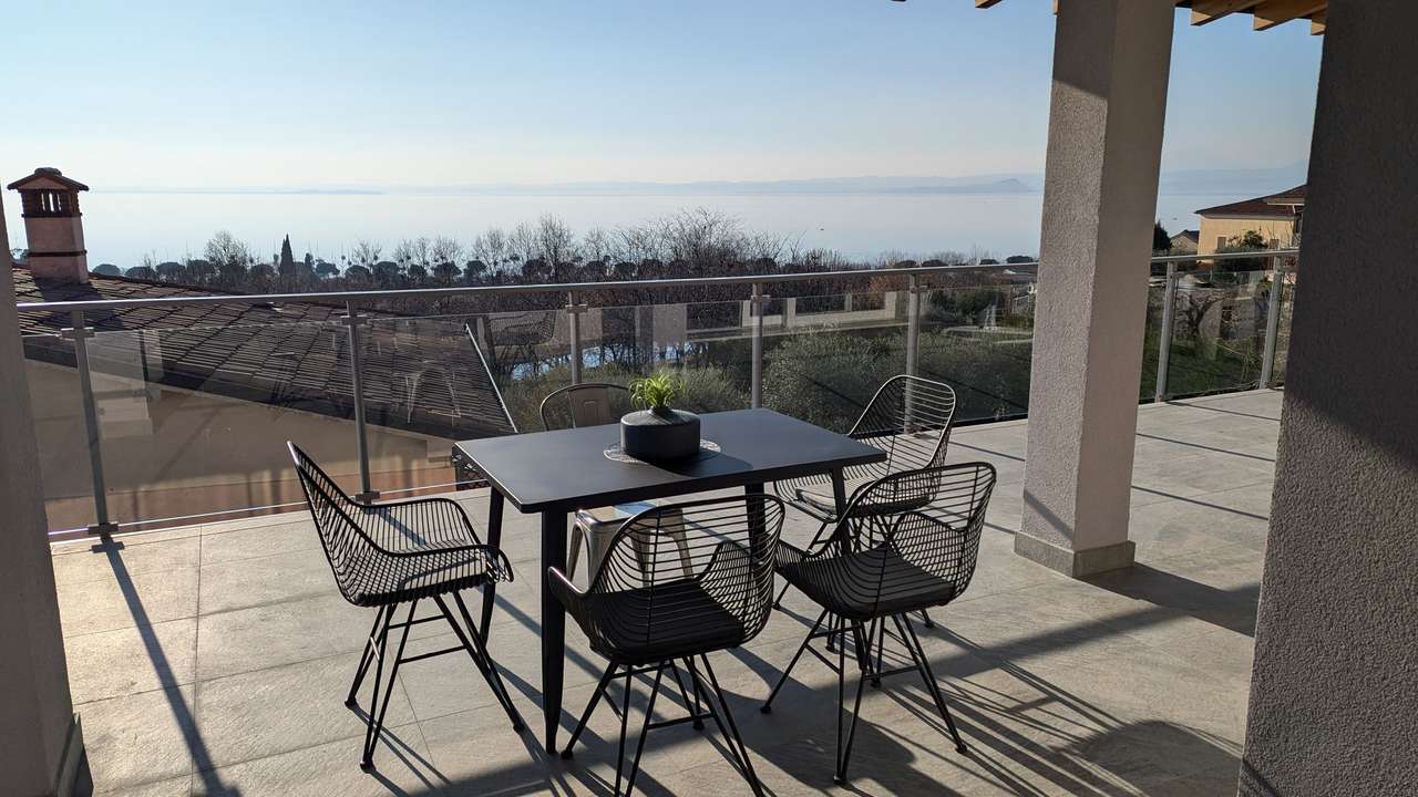 Bardolino Neubau Luxus 3-ZI-Penthouse (App.5) Dachterrasse Blick Gardasee, Solar, Fahrstuhl, Garage,