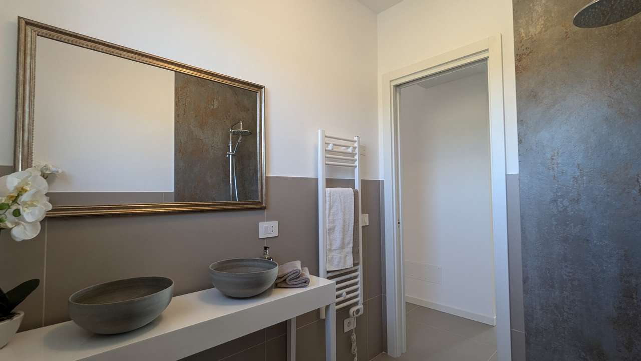 Bardolino Neubau Luxus 3-ZI-Penthouse (App.5) Dachterrasse Blick Gardasee, Solar, Fahrstuhl, Garage,