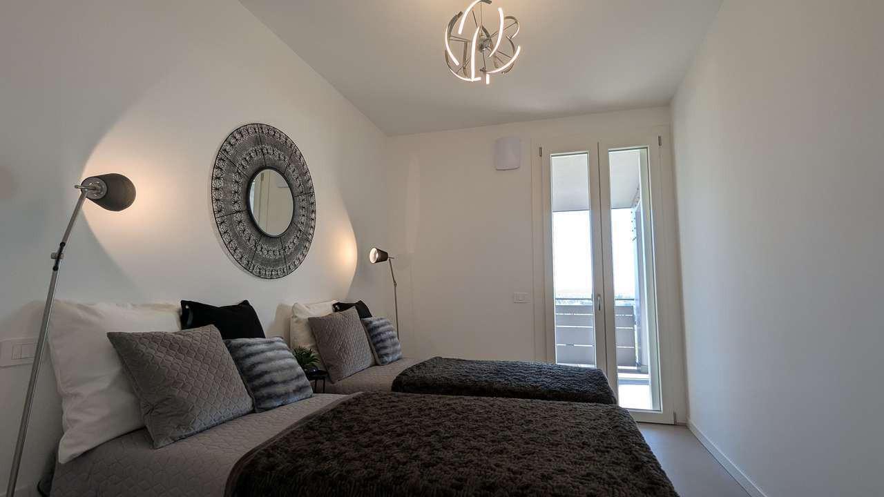 Bardolino Neubau Luxus 3-ZI-Penthouse (App.5) Dachterrasse Blick Gardasee, Solar, Fahrstuhl, Garage,