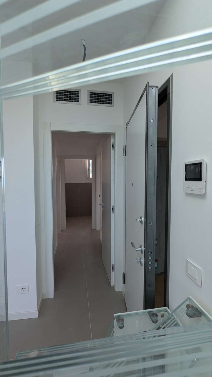 Bardolino Neubau Luxus 3-ZI-Penthouse (App.5) Dachterrasse Blick Gardasee, Solar, Fahrstuhl, Garage,