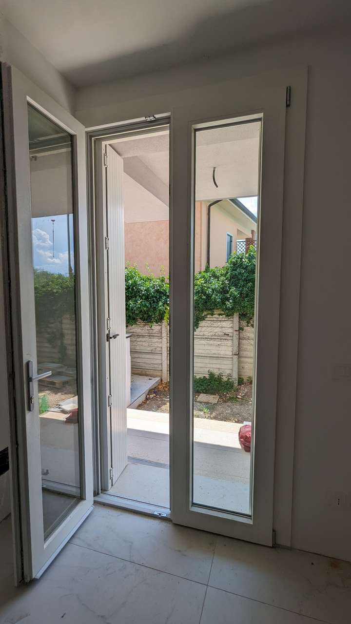 Bardolino Neubau (fertig)  Luxus 4-ZI-Wohnung (App.2) mit Garten, Fahrstuhl, Garage, Pool