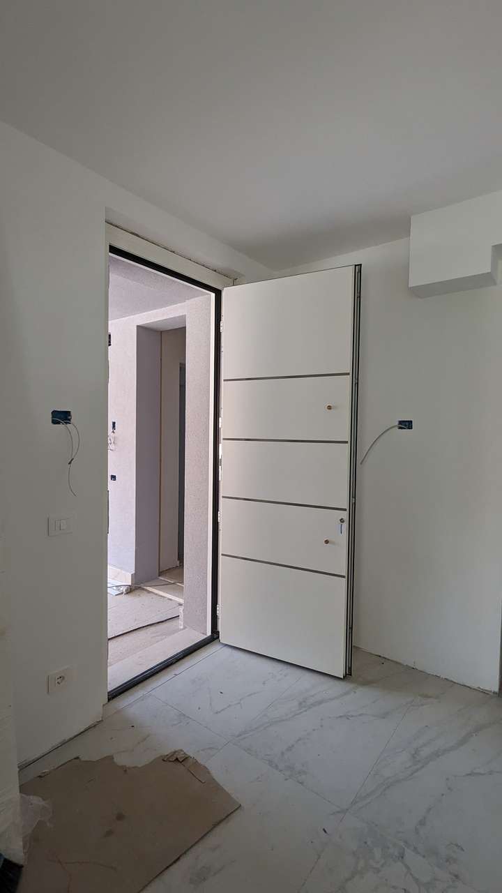 Bardolino Neubau (fertig)  Luxus 4-ZI-Wohnung (App.2) mit Garten, Fahrstuhl, Garage, Pool