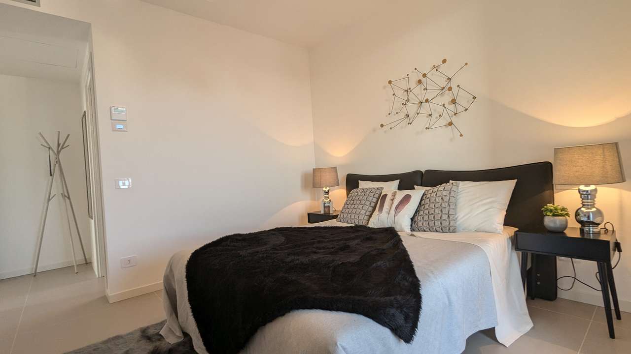 Bardolino Neubau (fertig!) Luxus 4-ZI-Wohnung (App.1) mit Garten, Fahrstuhl, Garage, Pool