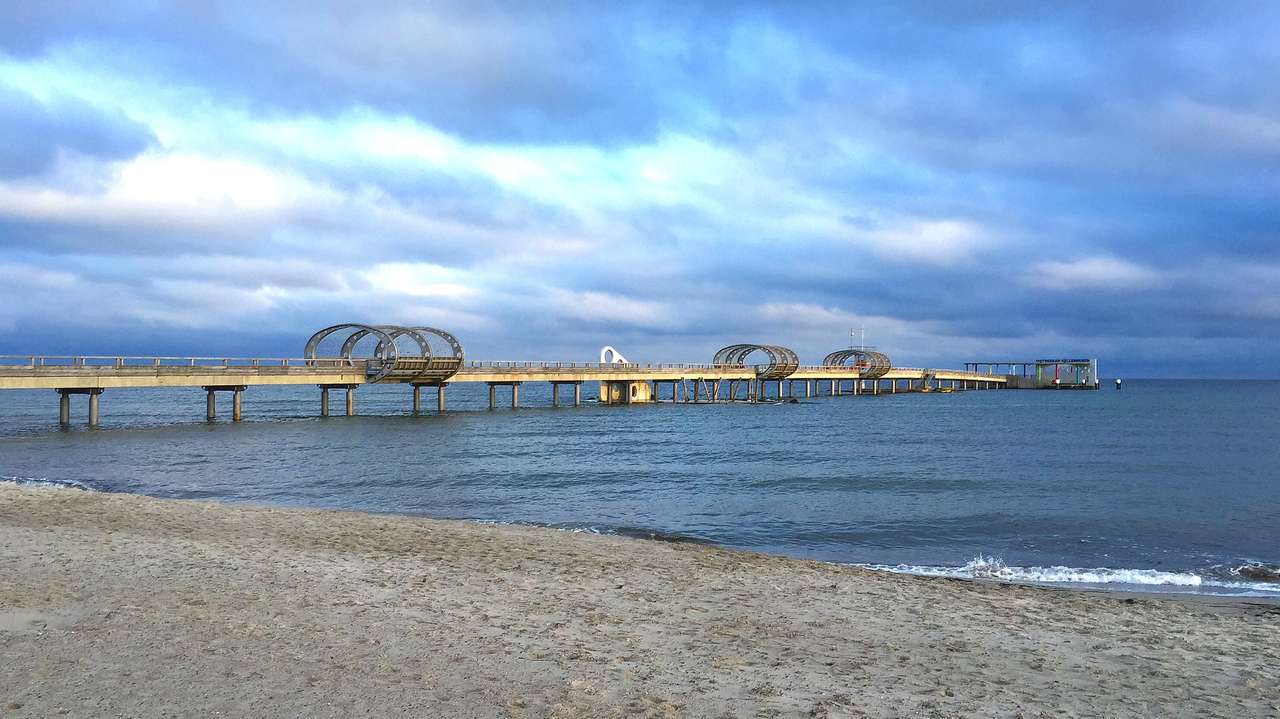 Ferienwohnung 100 m vom Strand, Balkon, EBK, Stellplatz, Neubaustandard