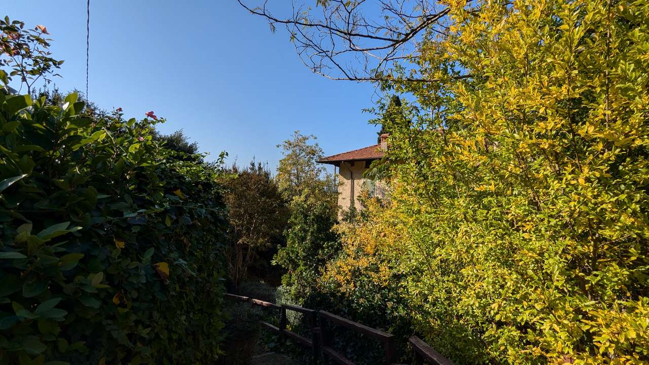 imposante Villa in 1.Linie am Gardasee Torri del Benaco mit viel Baupotential