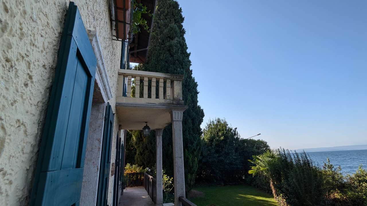 imposante Villa in 1.Linie am Gardasee Torri del Benaco mit viel Baupotential