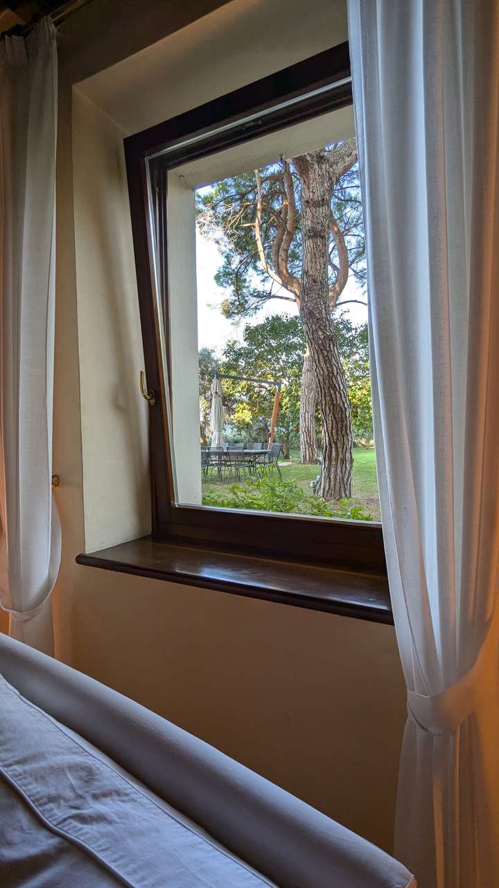 imposante Villa in 1.Linie am Gardasee Torri del Benaco mit viel Baupotential