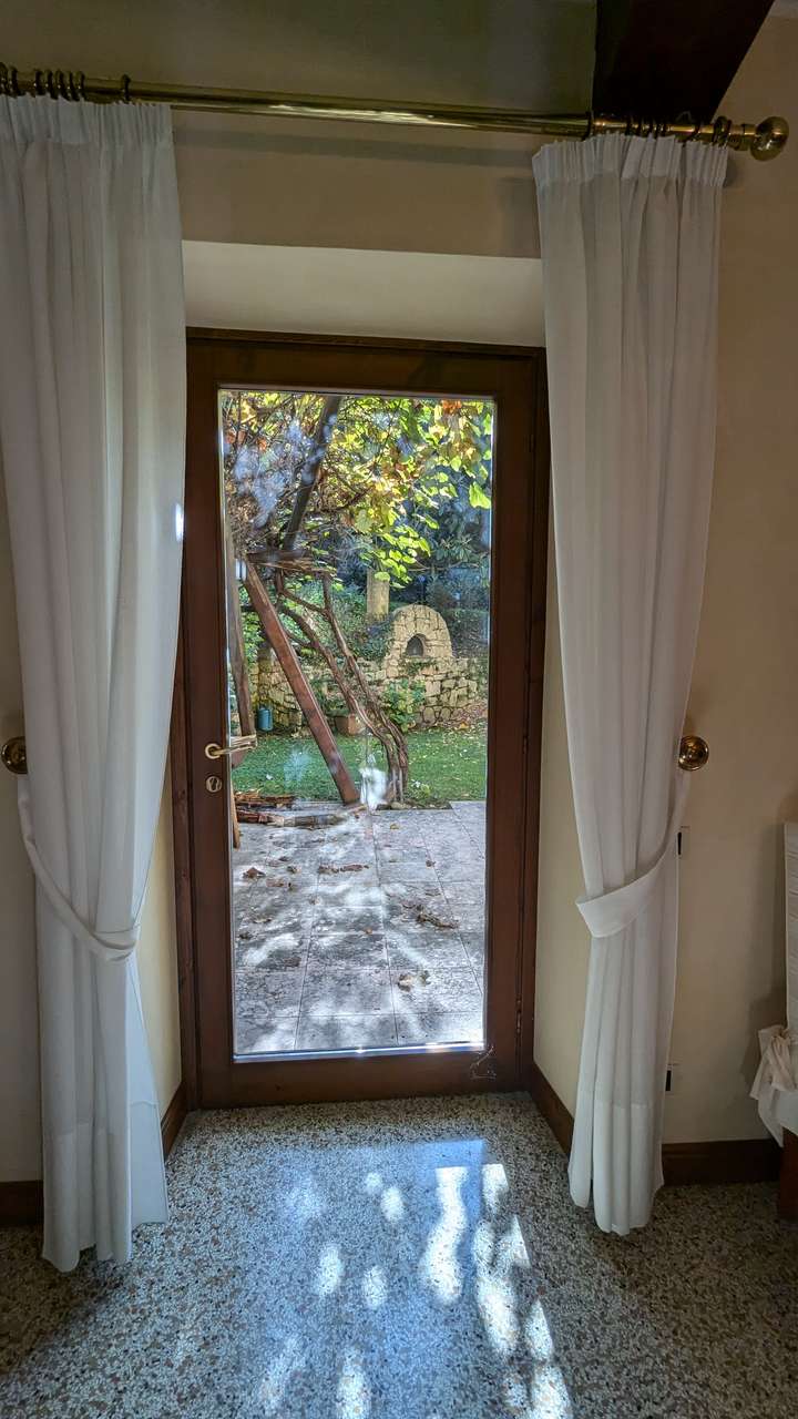 imposante Villa in 1.Linie am Gardasee Torri del Benaco mit viel Baupotential
