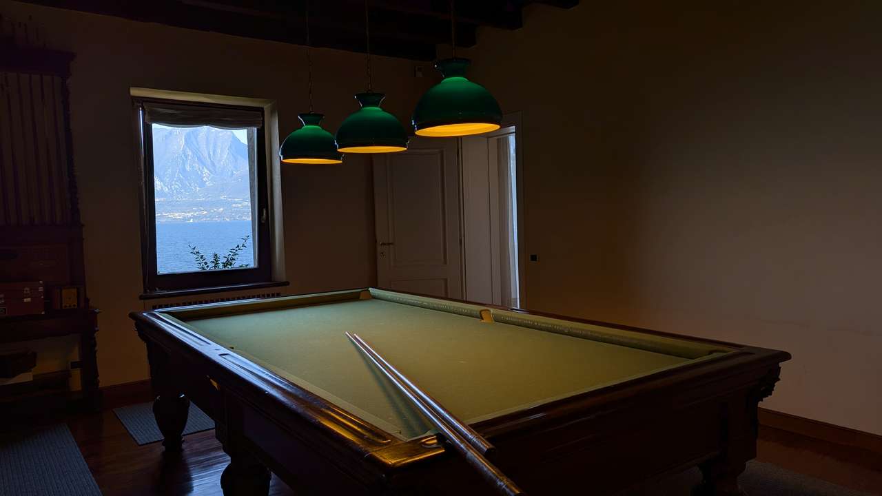 imposante Villa in 1.Linie am Gardasee Torri del Benaco mit viel Baupotential