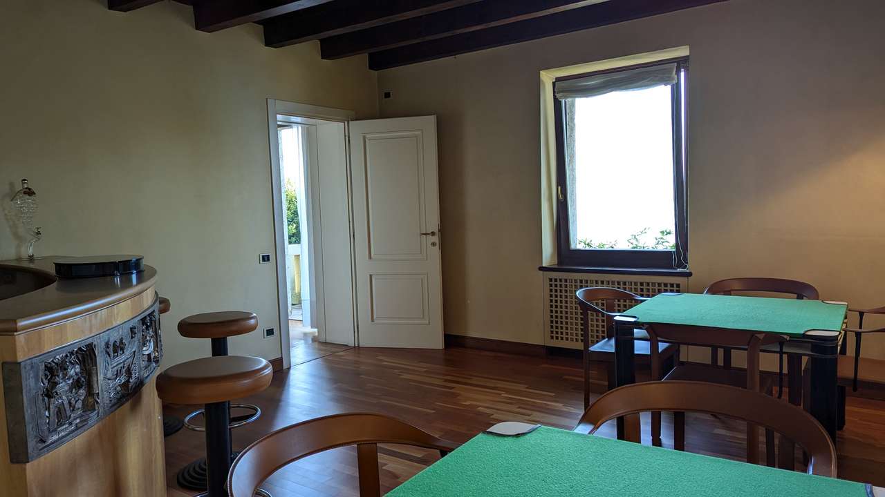 imposante Villa in 1.Linie am Gardasee Torri del Benaco mit viel Baupotential
