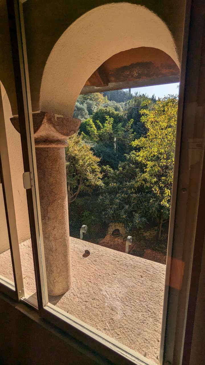 imposante Villa in 1.Linie am Gardasee Torri del Benaco mit viel Baupotential