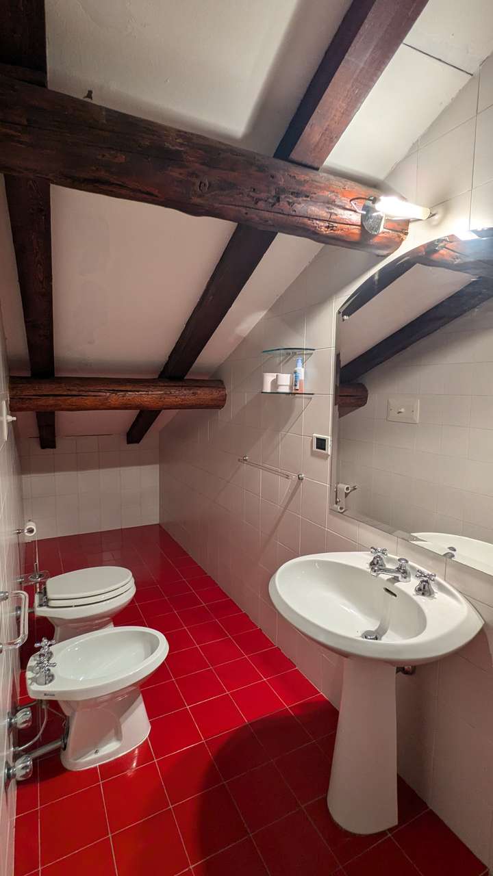 imposante Villa in 1.Linie am Gardasee Torri del Benaco mit viel Baupotential