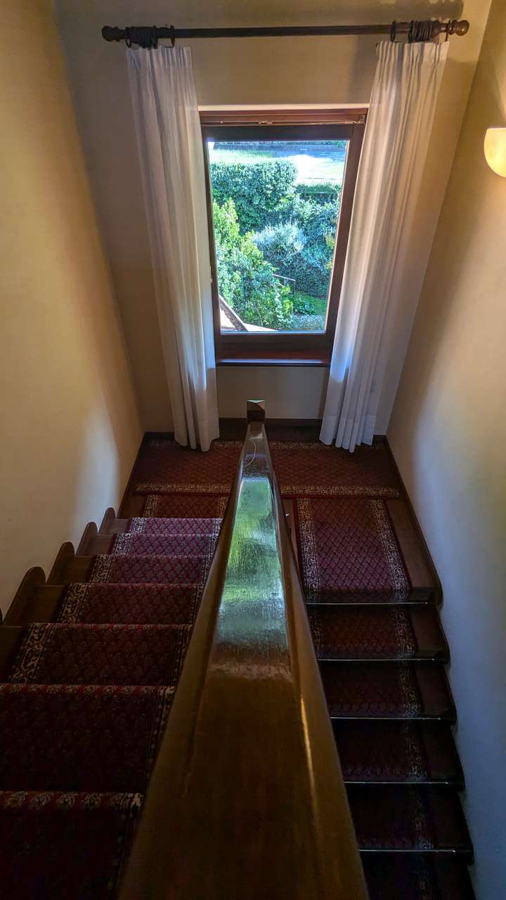 imposante Villa in 1.Linie am Gardasee Torri del Benaco mit viel Baupotential