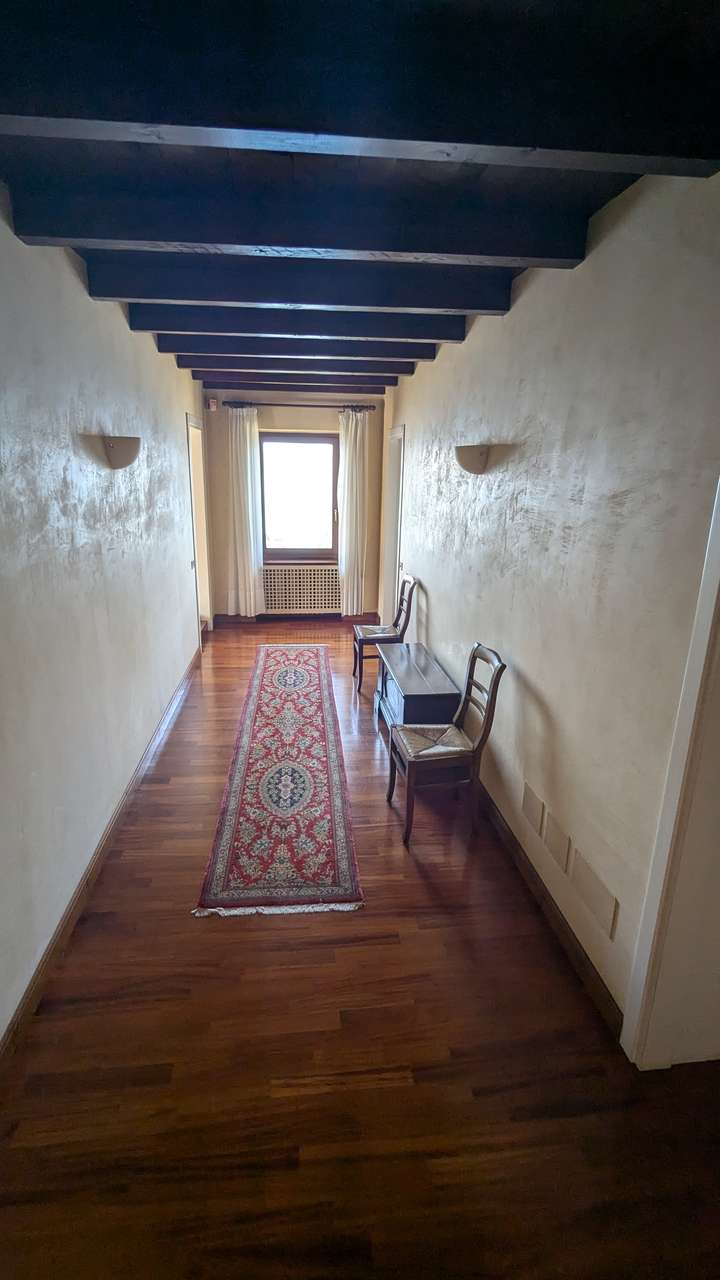 imposante Villa in 1.Linie am Gardasee Torri del Benaco mit viel Baupotential