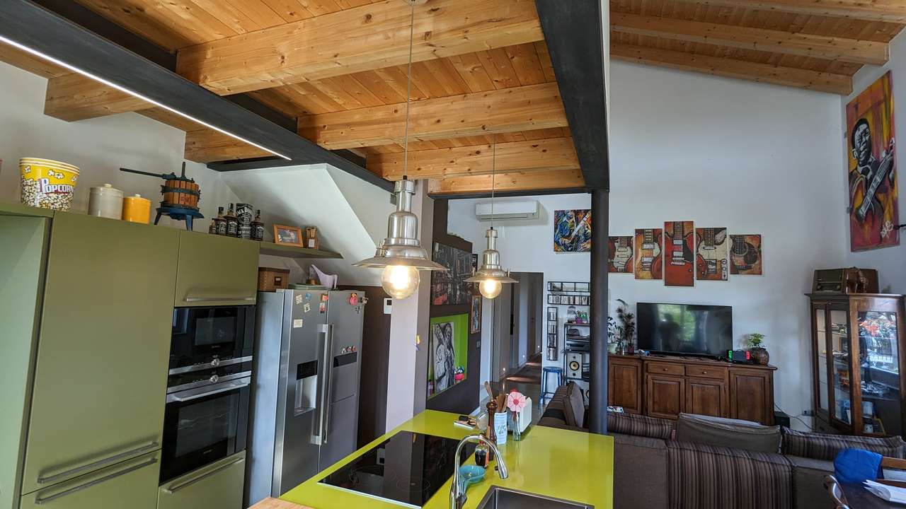 4-5 Zi. Villa in guter Wohnlage nahe Lazise, moderne Haustechnik, Wärmepumpe, Pool, Gardasee