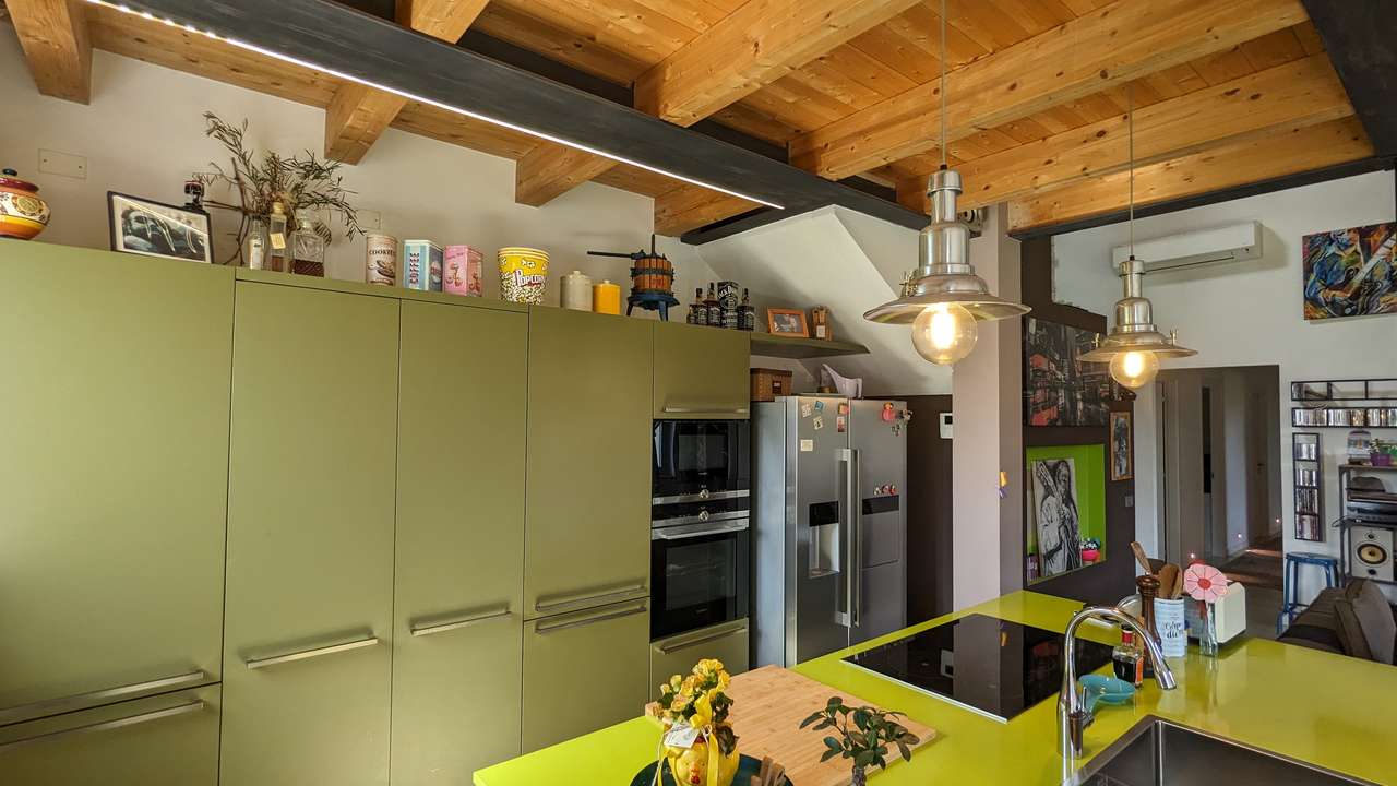 4-5 Zi. Villa in guter Wohnlage nahe Lazise, moderne Haustechnik, Wärmepumpe, Pool, Gardasee