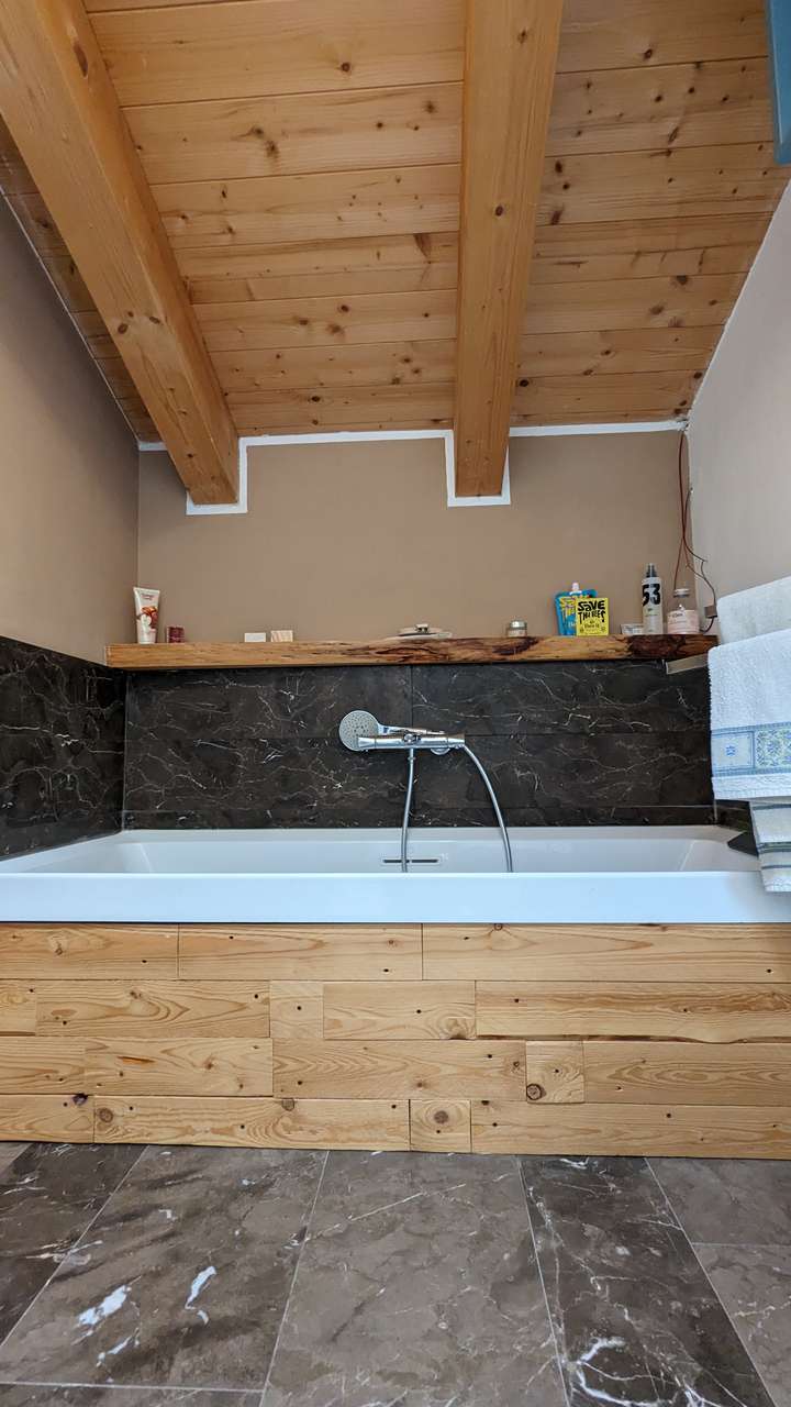 4-5 Zi. Villa in guter Wohnlage nahe Lazise, moderne Haustechnik, Wärmepumpe, Pool, Gardasee