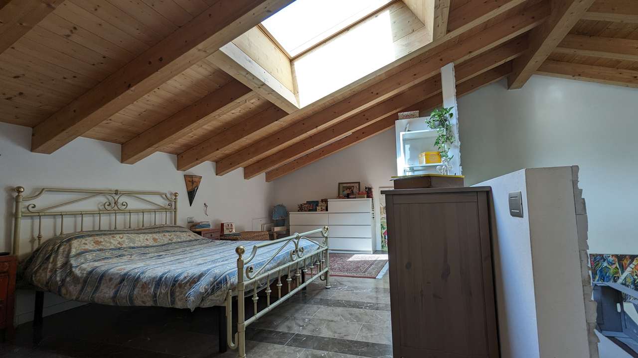 4-5 Zi. Villa in guter Wohnlage nahe Lazise, moderne Haustechnik, Wärmepumpe, Pool, Gardasee