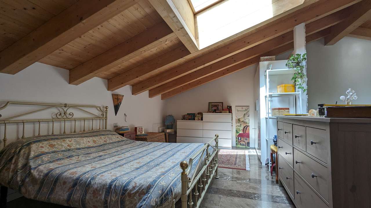 4-5 Zi. Villa in guter Wohnlage nahe Lazise, moderne Haustechnik, Wärmepumpe, Pool, Gardasee