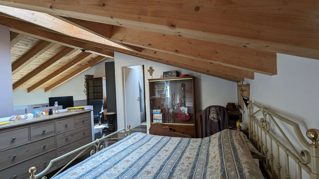 4-5 Zi. Villa in guter Wohnlage nahe Lazise, moderne Haustechnik, Wärmepumpe, Pool, Gardasee