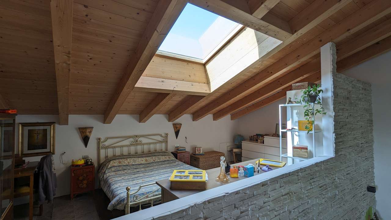 4-5 Zi. Villa in guter Wohnlage nahe Lazise, moderne Haustechnik, Wärmepumpe, Pool, Gardasee