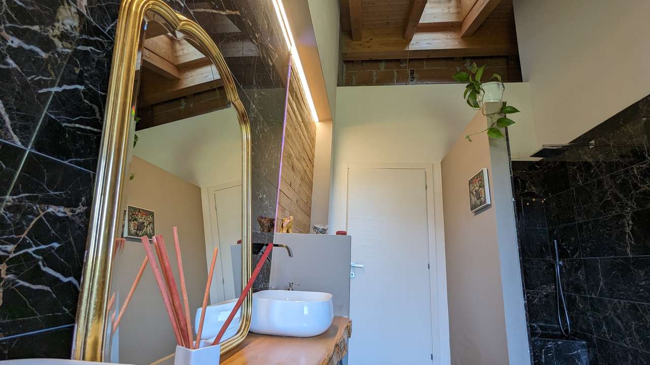 4-5 Zi. Villa in guter Wohnlage nahe Lazise, moderne Haustechnik, Wärmepumpe, Pool, Gardasee