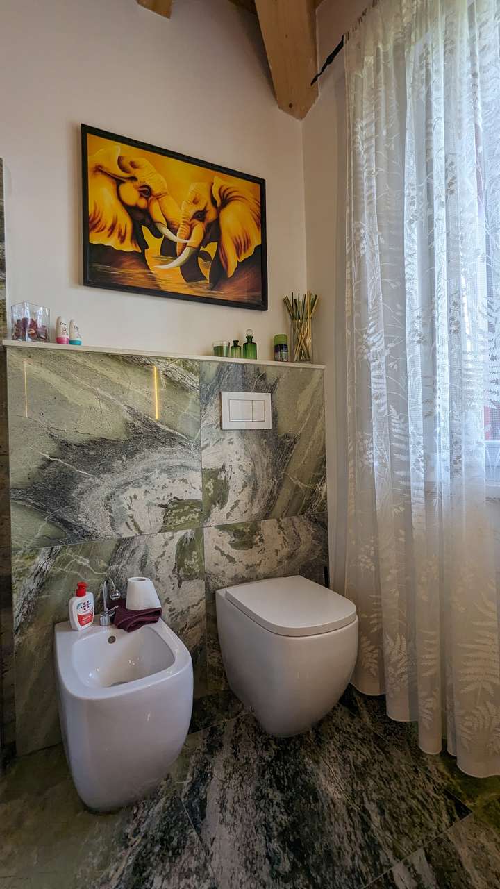 4-5 Zi. Villa in guter Wohnlage nahe Lazise, moderne Haustechnik, Wärmepumpe, Pool, Gardasee