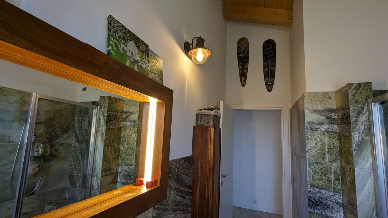 4-5 Zi. Villa in guter Wohnlage nahe Lazise, moderne Haustechnik, Wärmepumpe, Pool, Gardasee