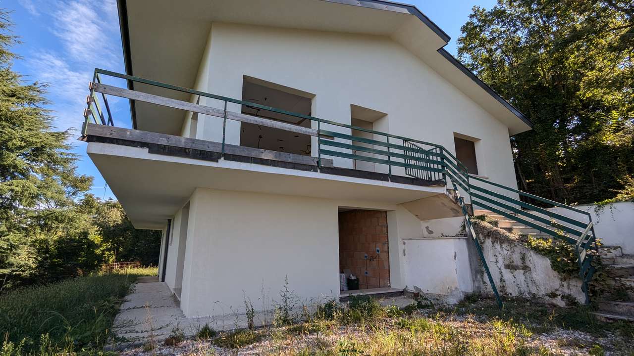 Villa mit Panoramablick Gardasee im Rohbau San Zeno di Montagna (Ausbauhaus)