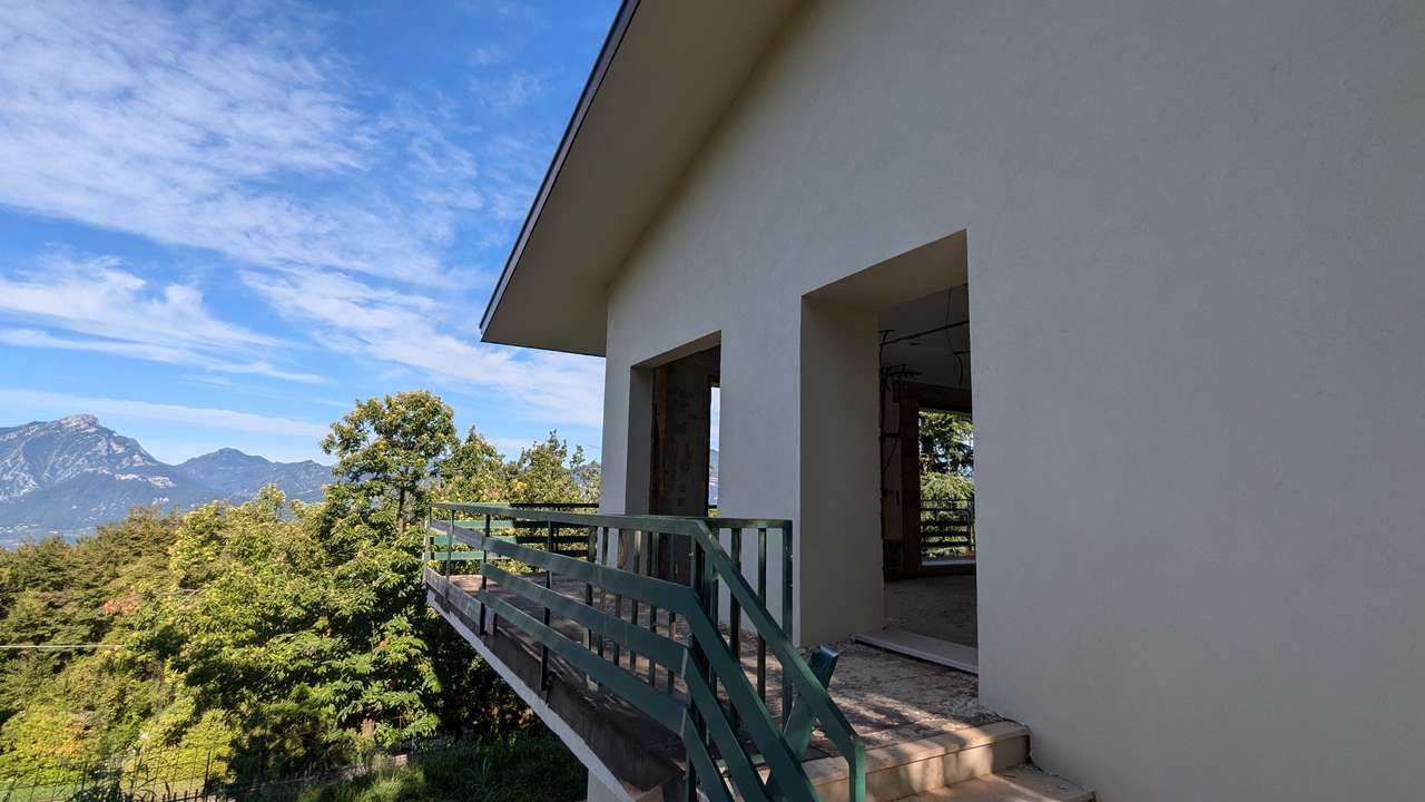 Villa mit Panoramablick Gardasee im Rohbau San Zeno di Montagna (Ausbauhaus)