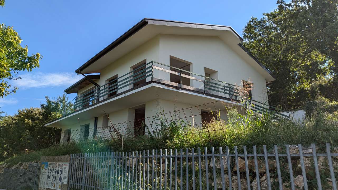 Villa mit Panoramablick Gardasee im Rohbau San Zeno di Montagna (Ausbauhaus)