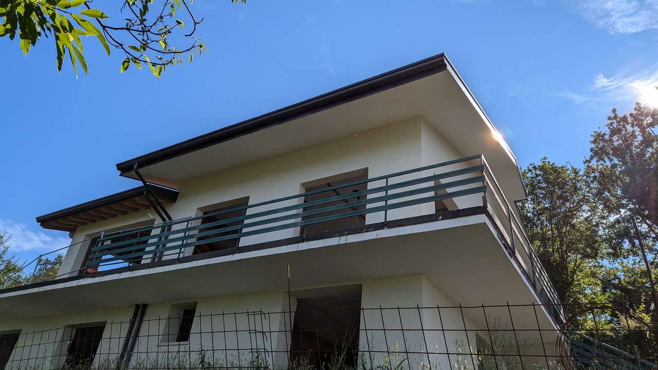 Villa mit Panoramablick Gardasee im Rohbau San Zeno di Montagna (Ausbauhaus)