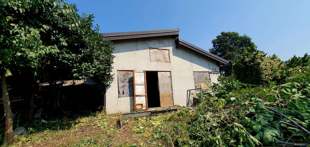 Rustico mit 8000qm Land, Olivenbäume, Fernblick zum Ausbau
