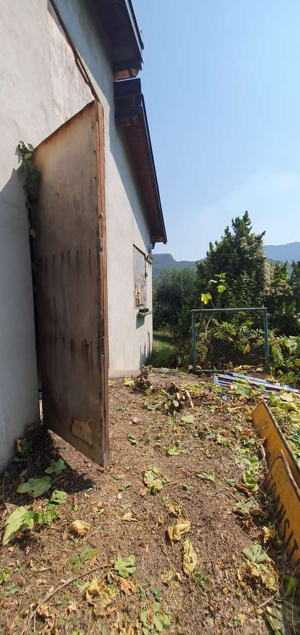 Rustico mit 8000qm Land, Olivenbäume, Fernblick zum Ausbau