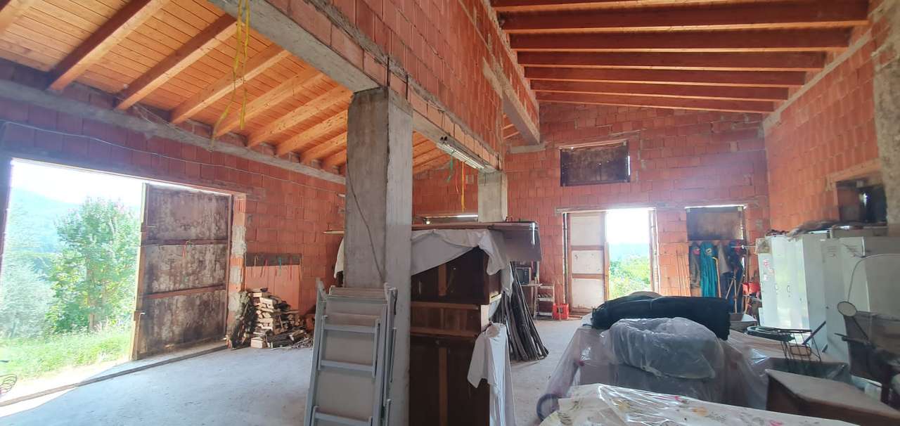 Rustico mit 8000qm Land, Olivenbäume, Fernblick zum Ausbau