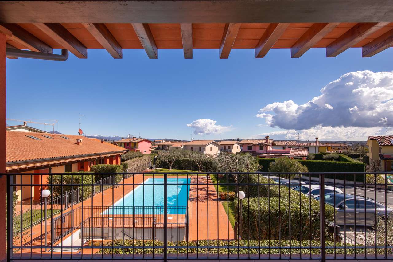 reserviert - renoviertes und möbliertes Penthouse in COLA am Gardasee mit Pool, Klima, Garage