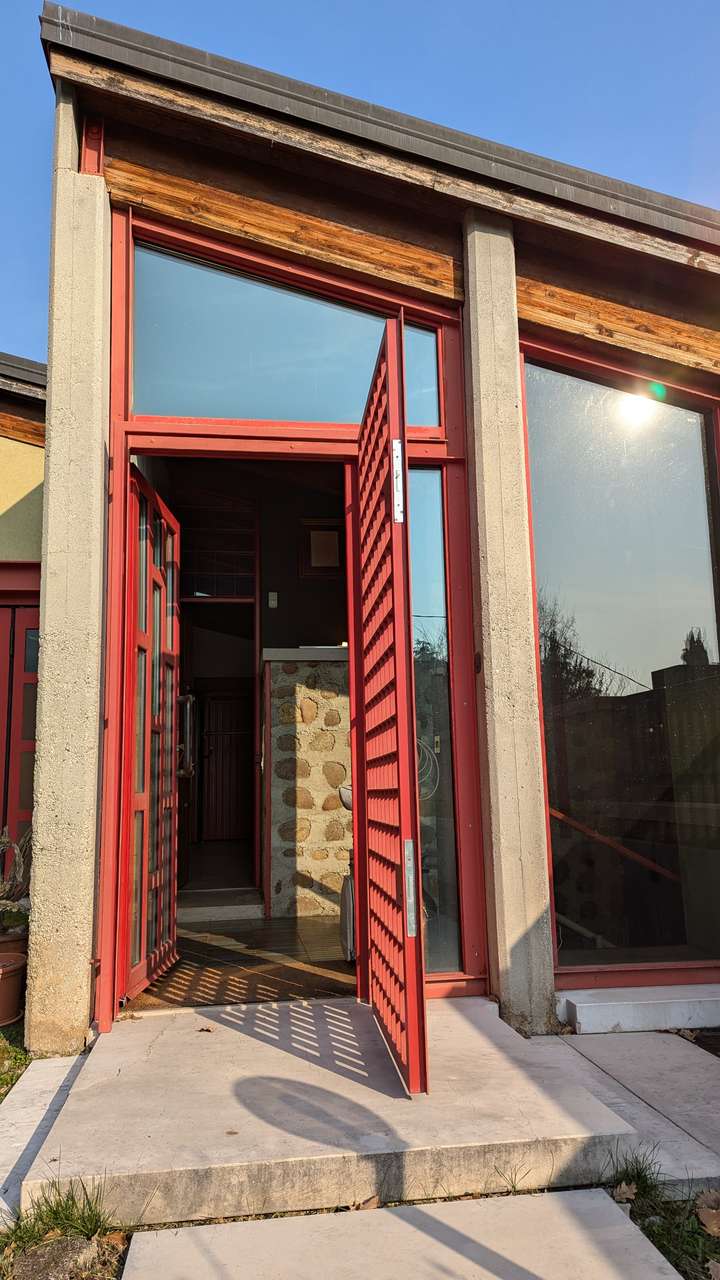 Prestigeträchtiges Architektenhaus in bester Lage Caprino Veronese am Gardasee