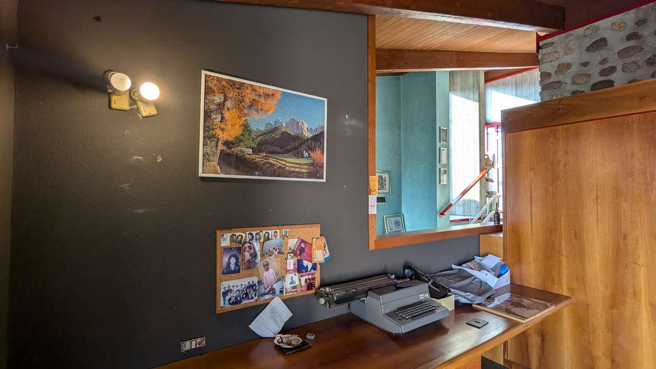 Prestigeträchtiges Architektenhaus in bester Lage Caprino Veronese am Gardasee