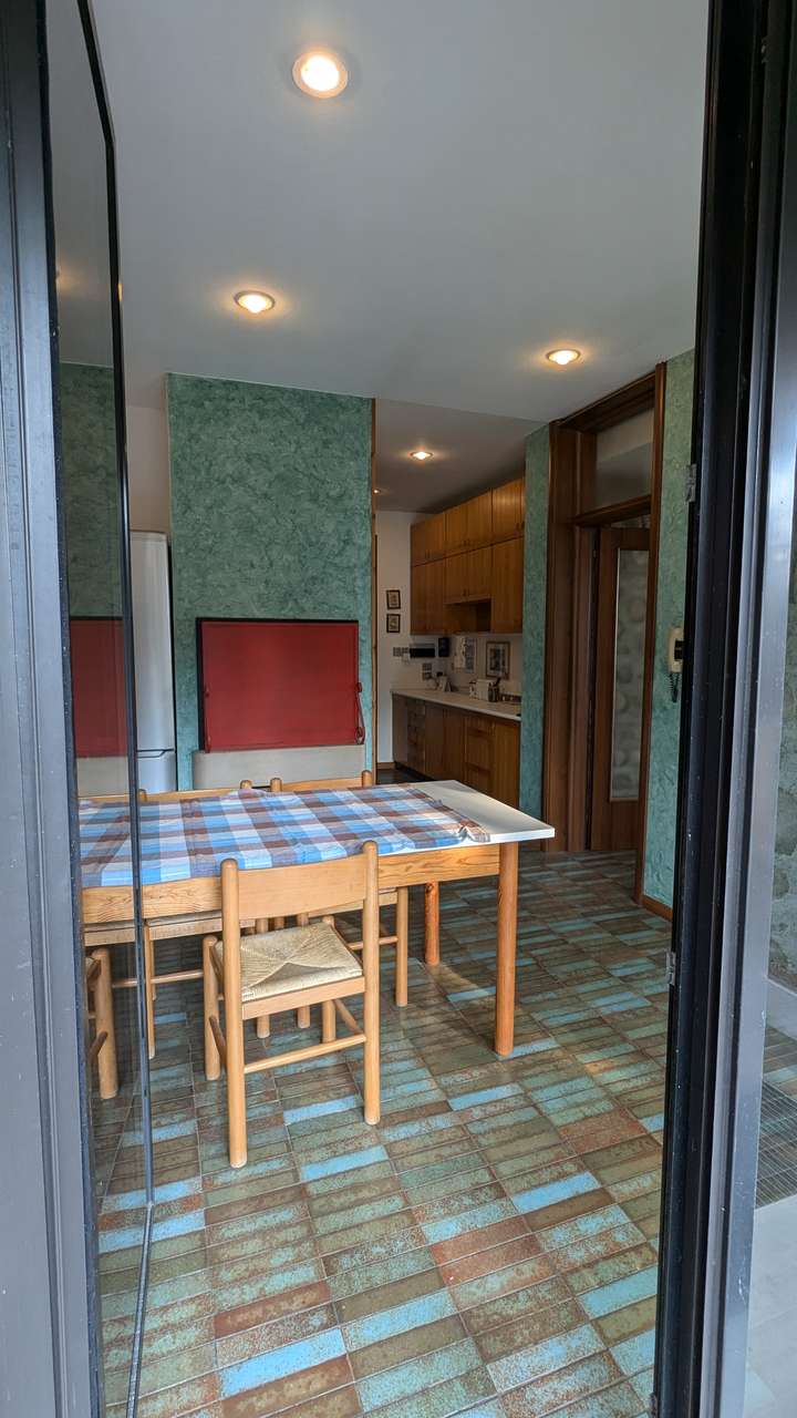 Prestigeträchtiges Architektenhaus in bester Lage Caprino Veronese am Gardasee