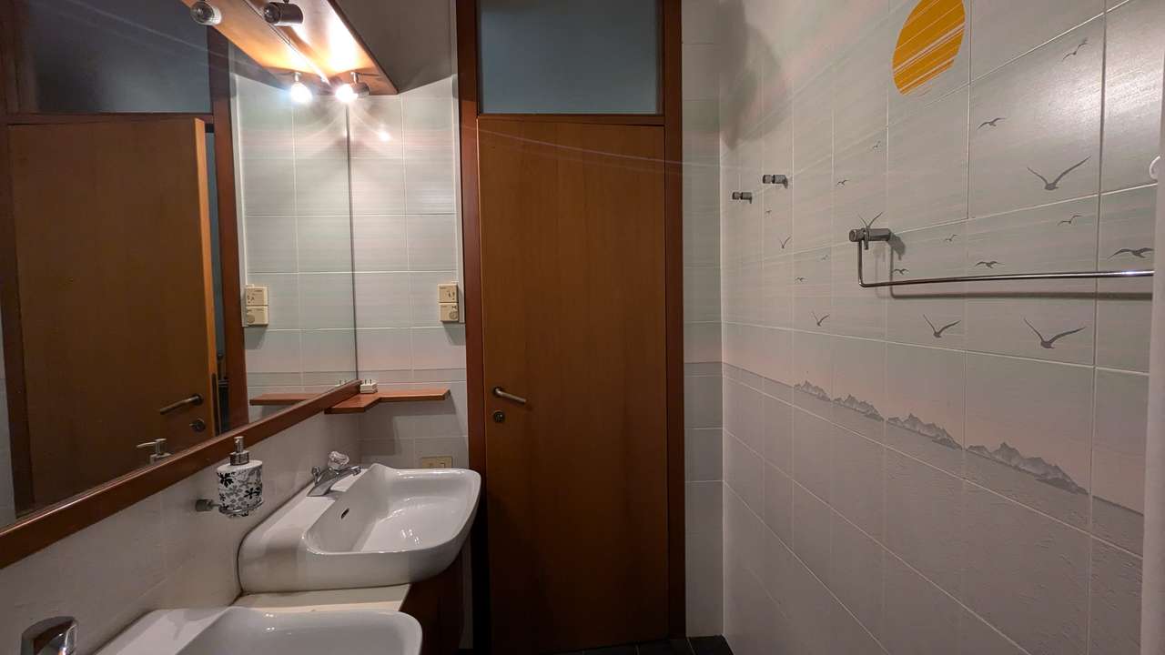 Prestigeträchtiges Architektenhaus in bester Lage Caprino Veronese am Gardasee